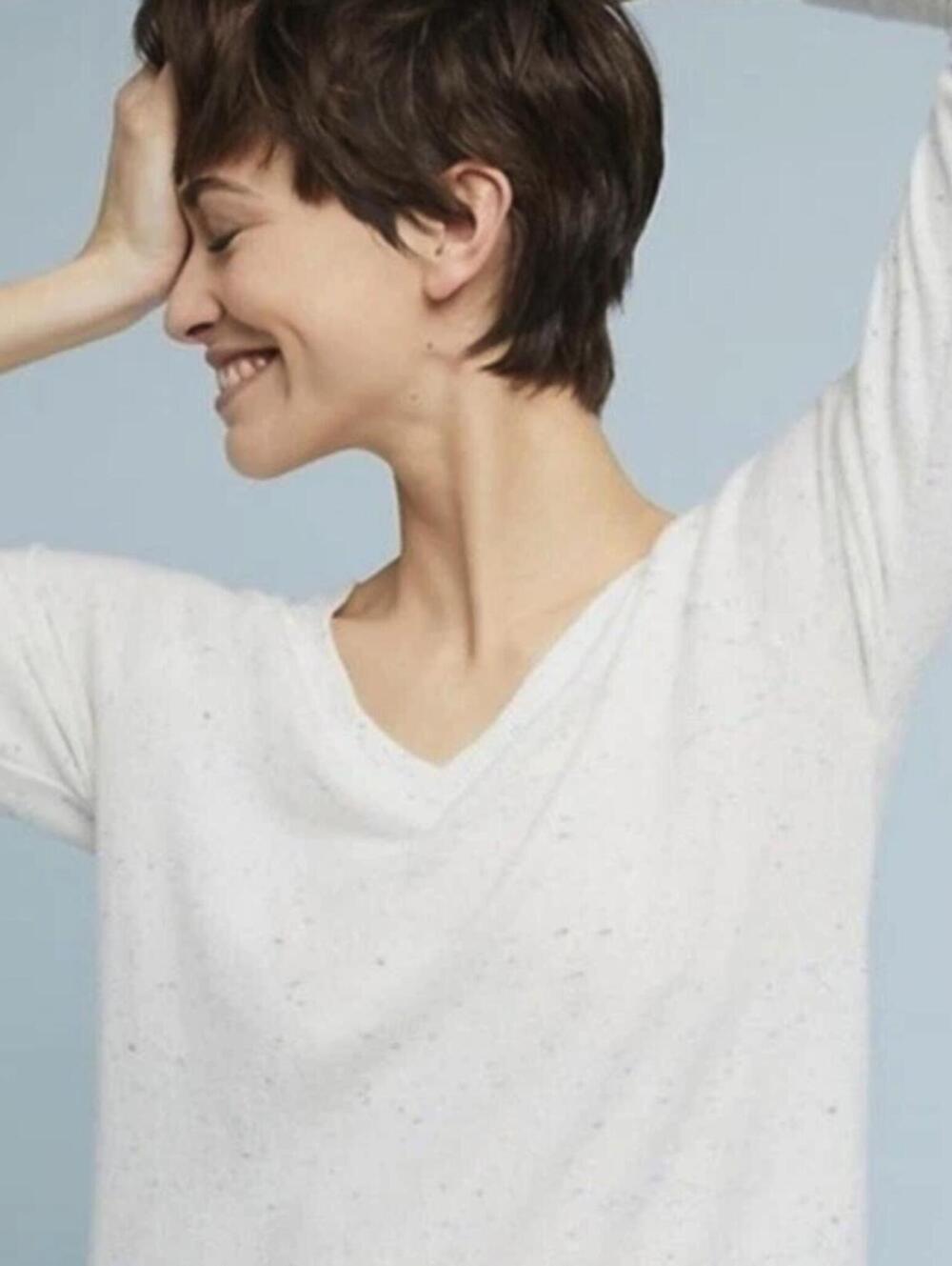 Postmark from Anthropologie Gia White Blue Speck Ruffle Sweater - Size - Medium